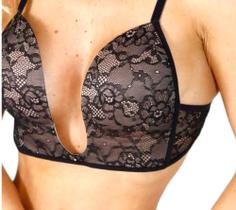 Conjunto decote profundo de renda Mylla lingerie .