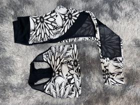 Conjunto em jacquard c/ detalhes em tela Conjunto em jacquard c/ detalhes em tela