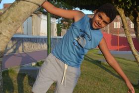 conjunto em tecido masculino infantil, short cinza camisa azul de regata conjunto em tecido masculino infantil, short cinza camisa azul de regata