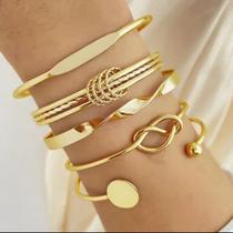 Conjunto Exclusivo: 05 Braceletes Banhados a Ouro 18K Elegância e Brilho Incomparáveis