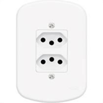 Conjunto Fame 4X2 Branco Com Placa 2Tomadas 10A Conjunto Fame 4X2 Branco Com Placa 2Tomadas 10A