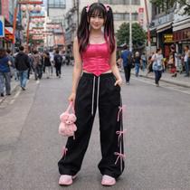 Conjunto Feminino Calça com Laços e Bolsos nas Laterais Estilo Coquette e Cropped Corset Rosa Cor:PretoTamanho:M Conjunto Feminino Calça com Laços e Bolsos nas Laterais Estilo Coquette e Cropped Corset Rosa Cor:PretoTamanho:M