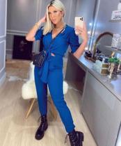 Conjunto feminino calça e blusa azul Conjunto feminino calça e blusa azul