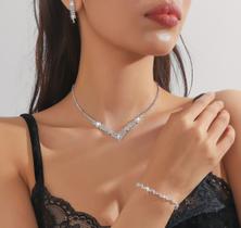 Conjunto Feminino Colar e Brinco Pulseira Strass Zirconia Prata Festa Casamento Noiva Elegante Minimalista Delicado Conjunto Feminino Colar e Brinco Pulseira Strass Zirconia Prata Festa Casamento Noiva Elegante Minimalista Delicado