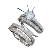 Conjunto Feminino De 2 Peças: Anéis De Noivado E Casamento Luxuosos Cravejados Com Zircônias Vazadas Conjunto Feminino De 2 Peças: Anéis De Noivado E Casamento Luxuosos Cravejados Com Zircônias Vazadas