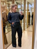 Conjunto feminino de moletom Cropped E Calca Conjunto feminino de moletom Cropped E Calca