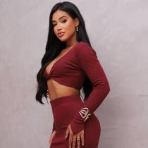 Conjunto Feminino de Saia Midi e Top Cropped Manga Longa em Vinho