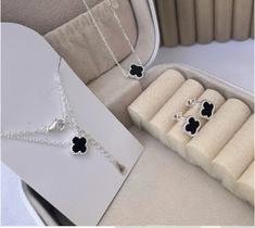 Conjunto Feminino em Prata 925 Trevo Preto Colar Pulseira Brincos