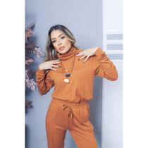 Conjunto feminino outono/inverno casual e confortável com gola e cintura alta em moletinho