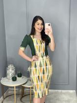 Conjunto feminino rainha camisa e saia tamanho p