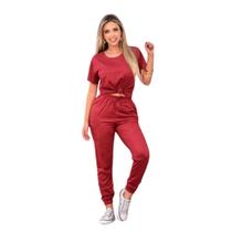 Conjunto Feminino Suede La Germania Calça Jogger + Blusa Manga Curta Sofisticado e Confortável