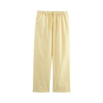 Conjunto Feminino Vintage Amarelo Manteiga Listrado Com Gola Dobrável, Camisa Solta E Calça Com Conjunto Feminino Vintage Amarelo Manteiga Listrado Com Gola Dobrável, Camisa Solta E Calça Com