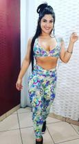 Conjunto Fitness academia-top e legging-Modela