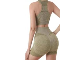Conjunto Fitness com Short Levanta bumbum e Top Nadador