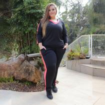 Conjunto Fitness Plus Size Preto com Calça com Bolsos e Blusa Conjunto Fitness Plus Size Preto com Calça com Bolsos e Blusa