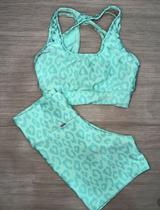 Conjunto fitnnes cor verde com estampa de onça TAM P Conjunto fitnnes cor verde com estampa de onça TAM P