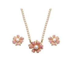 Conjunto flor pétalas cravejadas rubis banhado a ródio Conjunto flor pétalas cravejadas rubis banhado a ródio