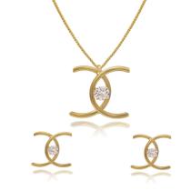 Conjunto Formato de X Cravejado com Zircônias Folheado a Ouro 18K Conjunto Formato de X Cravejado com Zircônias Folheado a Ouro 18K