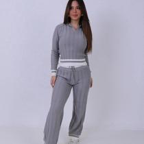 Conjunto gola polo com calça Barra listrada Conjunto gola polo com calça Barra listrada