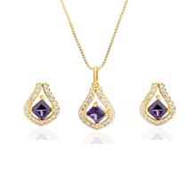 Conjunto Gota Cristal e Quadrado Lilás Banhado a Ouro Conjunto Gota Cristal e Quadrado Lilás Banhado a Ouro