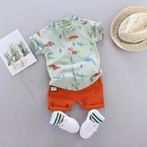 Conjunto Infantil 2 Peças - Camisas de Manga Curta com Estampa de Dinossauro - Gola Alta Conjunto Infantil 2 Peças - Camisas de Manga Curta com Estampa de Dinossauro - Gola Alta