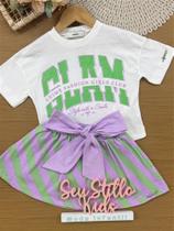 Conjunto Infantil Animê com Saia Listrada e Blusa Branca Glam Conjunto Infantil Animê com Saia Listrada e Blusa Branca Glam