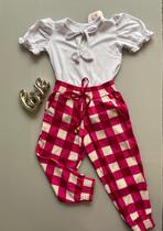 Conjunto Infantil Blogueira Blusa Manga Curta Calça Xadrez