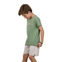 Conjunto Infantil Camiseta Verde Meia Malha e Bermuda Listrada Bege Kamylus Conjunto Infantil Camiseta Verde Meia Malha e Bermuda Listrada Bege Kamylus