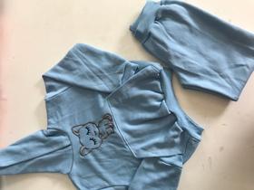 Conjunto Infantil em Moletom com Mangas Longas e Capuz