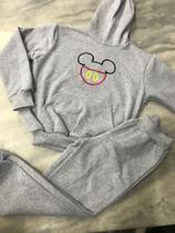 Conjunto Infantil em Moletom com Mangas Longas e Capuz Conjunto Infantil em Moletom com Mangas Longas e Capuz