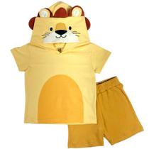 Conjunto infantil fantasia camiseta manga curta amarela com capuz bordado leão e shorts em suedine mostarda liso carnaval