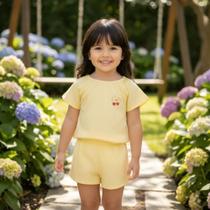 Conjunto Infantil Feminino Amarelo Blusa e Shorts com Estampa de Cerejinhas Malwee Kids Conjunto Infantil Feminino Amarelo Blusa e Shorts com Estampa de Cerejinhas Malwee Kids
