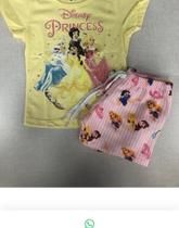 Conjunto Infantil Feminino de Algodão Cor Amarelo com Estampa Princesas Conjunto Infantil Feminino de Algodão Cor Amarelo com Estampa Princesas