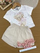 Conjunto Infantil Kukie com Shorts Bege e Blusa Branca Ursinha