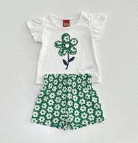 Conjunto Infantil Kyly Blusa Branca Flor com Shorts Verde Estampado Flores Natal Moda Menina Conforto Estilo