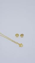 Conjunto infantil pata cravejada banhado a Ouro 18k