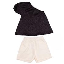 Conjunto Infantil Shorts Branco Blusa um Ombro Preta com Estrelas