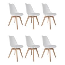 Conjunto Kit com 6 Cadeiras Eames Saarinen Wood Branca Estofada Ecológico Base Madeira Maciça Conjunto Kit com 6 Cadeiras Eames Saarinen Wood Branca Estofada Ecológico Base Madeira Maciça