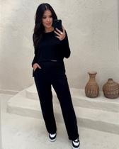 Conjunto Lanzinha Blusa e Calça Feminina Confortável e Moderna Conjunto Lanzinha Blusa e Calça Feminina Confortável e Moderna