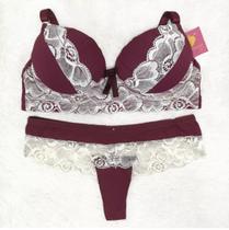 Conjunto lingerie com detalhes em renda, sutiã com bojo e calcinha fio