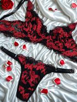 Conjunto Lingerie Renda Sutiã com aro e Calcinha Fio preto com vermelho Conjunto Lingerie Renda Sutiã com aro e Calcinha Fio preto com vermelho