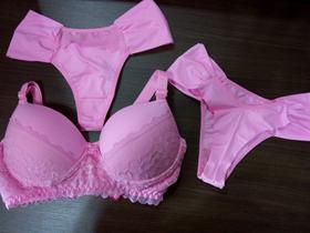 Conjunto lingerie rosa e calcinha fio
