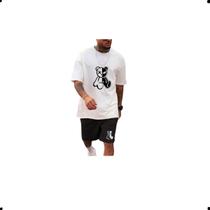 Conjunto masculino streetwear estiloso camiseta oversized e bermuda masculina TRAP