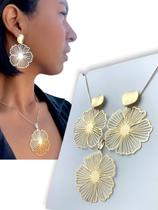 Conjunto Maxi Brinco e Colar Flor Banhado ouro Dourado Luxo