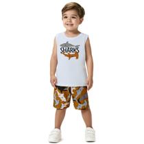 Conjunto Menino Kyly Regata em Meia Malha na cor Branca com Estampa de Tubarões e Bermuda em Moletom Leve