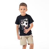 Conjunto Meninos Camiseta Preta Bolas Futebol e Bermuda Sarja Bege Vrasalon Conjunto Meninos Camiseta Preta Bolas Futebol e Bermuda Sarja Bege Vrasalon