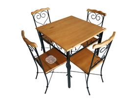 Conjunto Mesa Com 4 Cadeiras de Coração Em Madeira de Demolição e Ferro Sudeste Rústico Conjunto Mesa Com 4 Cadeiras de Coração Em Madeira de Demolição e Ferro Sudeste Rústico