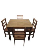 Conjunto Mesa Quadrada com 4 Cadeiras em Madeira Maciça Castanho Cancun Cera Castanho Conjunto Mesa Quadrada com 4 Cadeiras em Madeira Maciça Castanho Cancun Cera Castanho