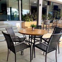 Conjunto Mesa Tampo de Madeira com 4 Cadeiras Ascoli Preto/Nature Conjunto Mesa Tampo de Madeira com 4 Cadeiras Ascoli Preto/Nature
