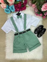Conjunto Miss Cherry Gustavo Suspensório e Shorts Verde